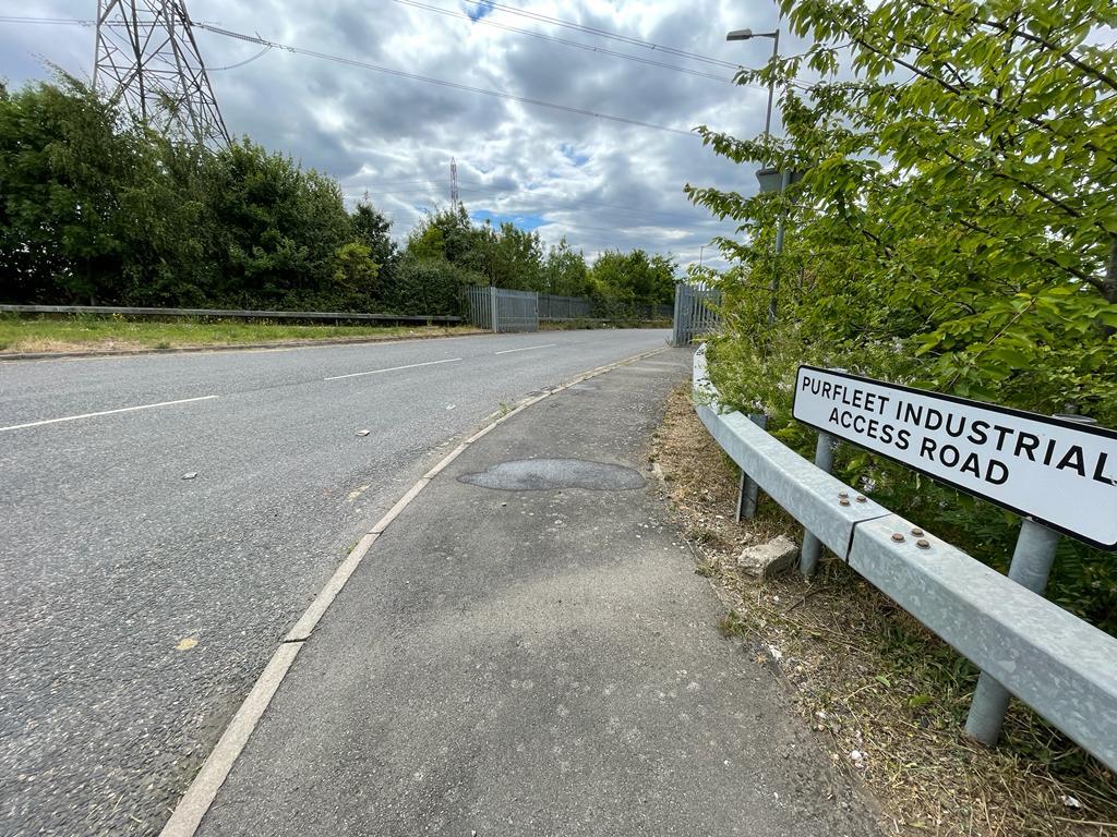 Lot: 71 - COMMERCIAL INVESTMENT AND LAND WITH POTENTIAL - 